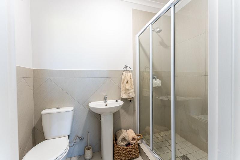 To Let 2 Bedroom Property for Rent in Buh Rein Estate Western Cape